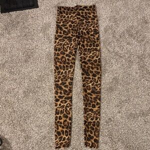 Chic Animal Print Leggings